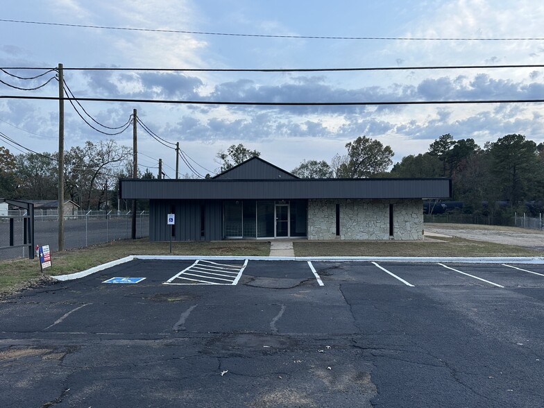 Primary Photo Of 2820 E Marshall Ave, Longview Light Manufacturing For Lease