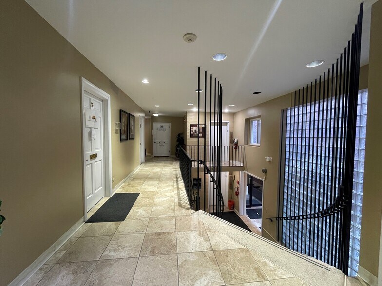 More Photos Of 580 Roger Williams Ave, Highland Park Medical For Sale