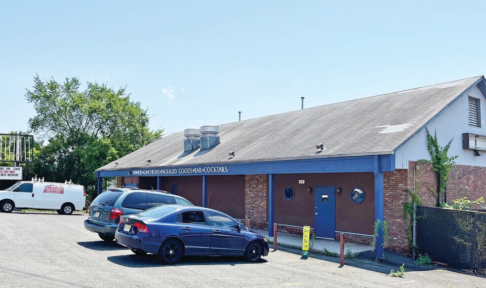Primary Photo Of 639 W 1st Ave, Roselle Restaurant For Sale