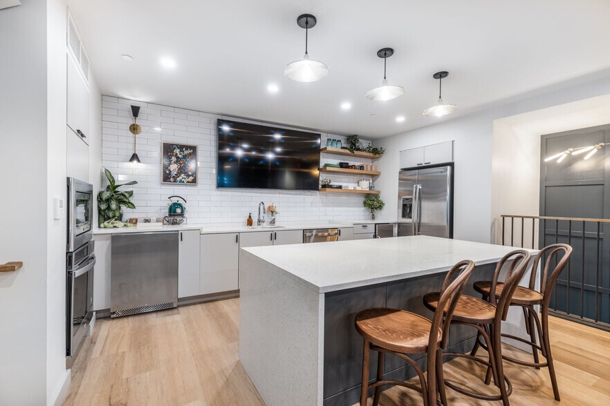 More Photos Of 316 4th Ave, Pittsburgh Apartments For Lease