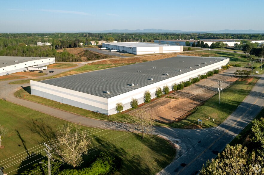 More Photos Of 5475 N Blackstock Rd, Spartanburg Warehouse For Lease