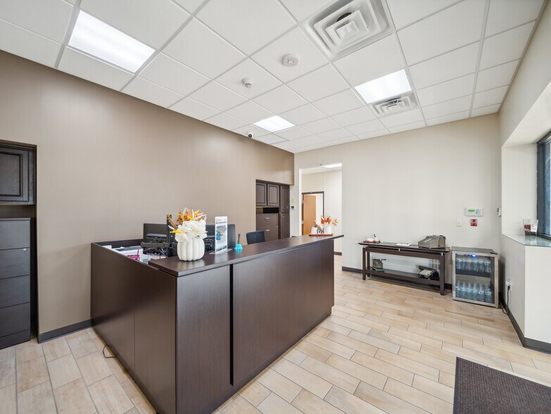 More Photos Of 2005 N Yellowood Ave, Broken Arrow Warehouse For Sale