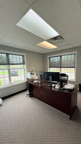 More Photos Of 675 Wilbur Cross Hwy, Berlin Office For Sale