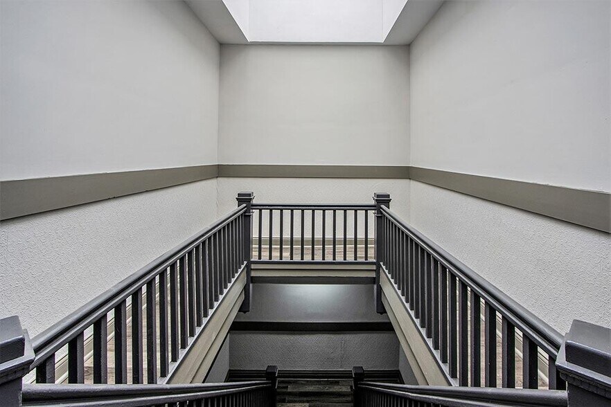 More Photos Of 319 N Burdick St, Kalamazoo Apartments For Lease