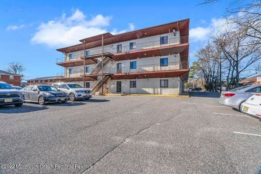 More Photos Of 445 Brick Blvd, Brick Medical For Lease