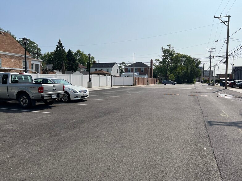 More Photos Of 7612 W North Ave, Elmwood Park Office For Lease
