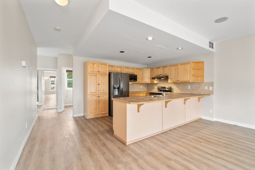 More Photos Of 1922 9th Ave SE, Calgary Storefront Retail Residential For Sale