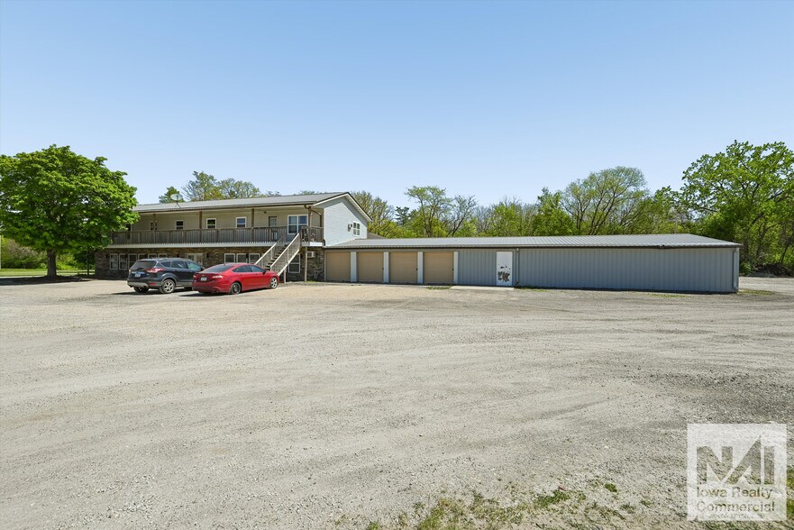 More Photos Of 520 Franklin St, Center Point Industrial For Sale