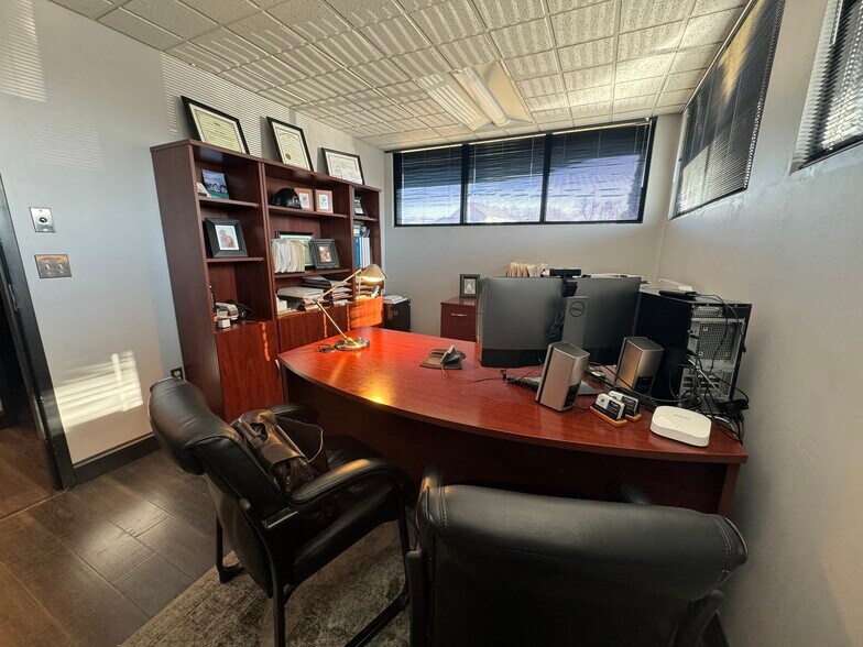 More Photos Of 190 Russell St, Hadley Medical For Lease