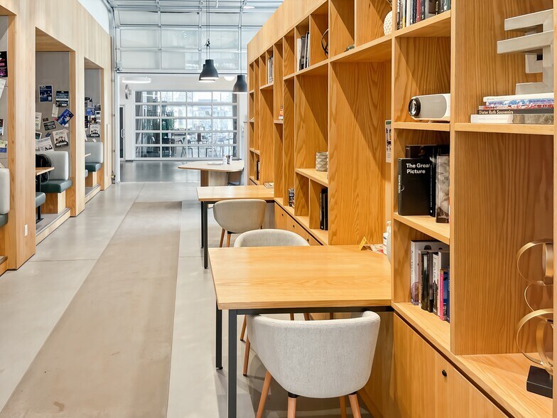 More Photos Of 460 Doyle Ave, Kelowna Coworking Space