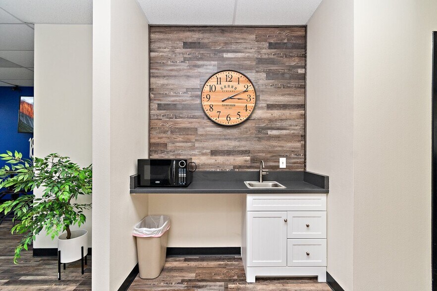 More Photos Of 317 W Tullock St, Rialto Warehouse For Sale