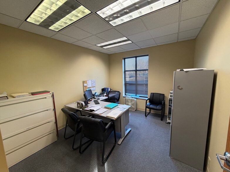 More Photos Of 17811 E 40 Hwy, Independence Office For Sale