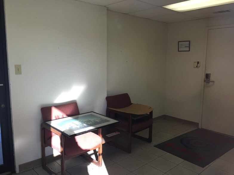 More Photos Of 410 Washington St, Cantonment Manufacturing For Lease