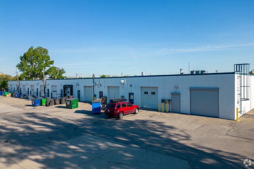 More Photos Of 4620-4640 11 St NE, Calgary Warehouse For Lease