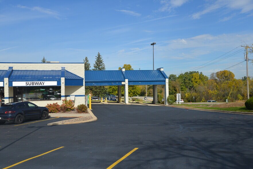 More Photos Of 827 N Rochester St, Mukwonago Unknown For Sale