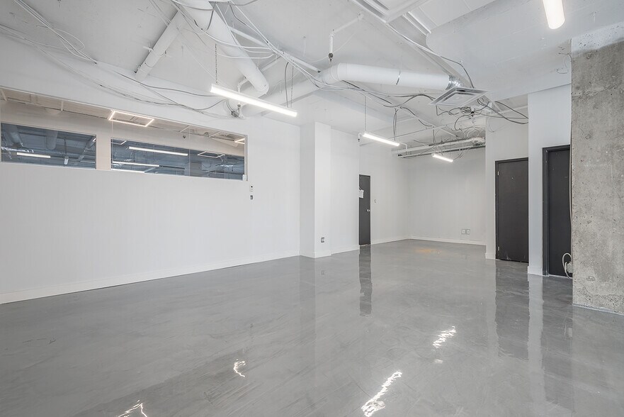 More Photos Of 7001-7035 Boul Saint-Laurent, Montréal Office For Lease
