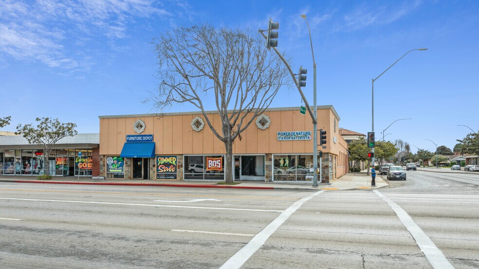 More Photos Of 222-226 W Main St, Santa Maria Storefront For Sale