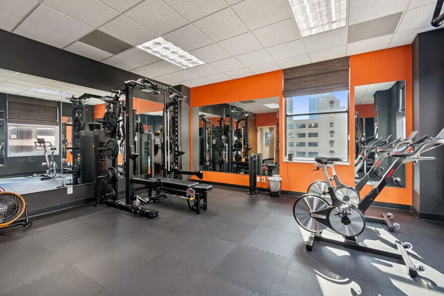 More Photos Of 707 N Franklin St, Tampa Office For Sale