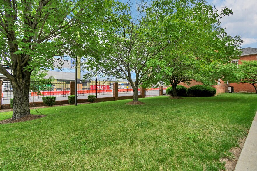 More Photos Of 391 E Livingston Ave, Columbus Office Residential For Sale