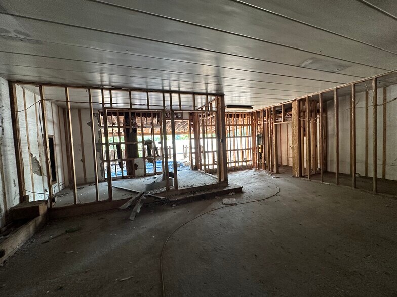 More Photos Of 1101 Railroad St, Monongahela Warehouse For Sale