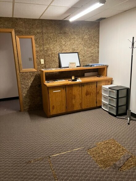 More Photos Of 3218 N Quincy St, Plainview Office For Sale