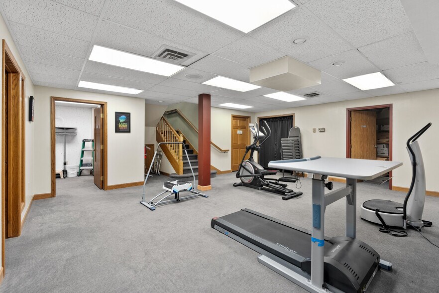 More Photos Of 822-826 S Hastings Way, Eau Claire Medical For Sale