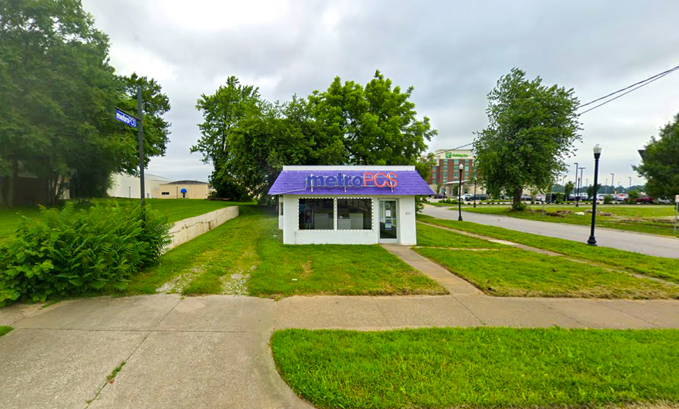 Primary Photo Of 801 W 2nd St, Owensboro General Retail For Lease