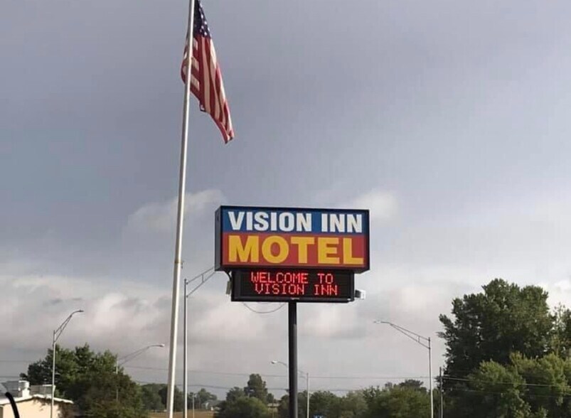More Photos Of 2621 Harlan St, Falls City Hotel For Sale