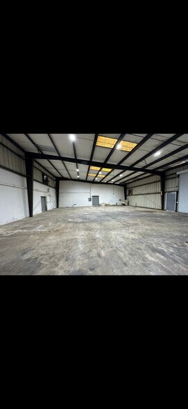 More Photos Of 1604 Olive St, Lakeland Warehouse For Sale