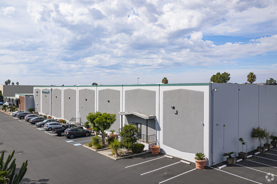 Primary Photo Of 2677-2679 E El Presidio St, Long Beach Warehouse For Lease