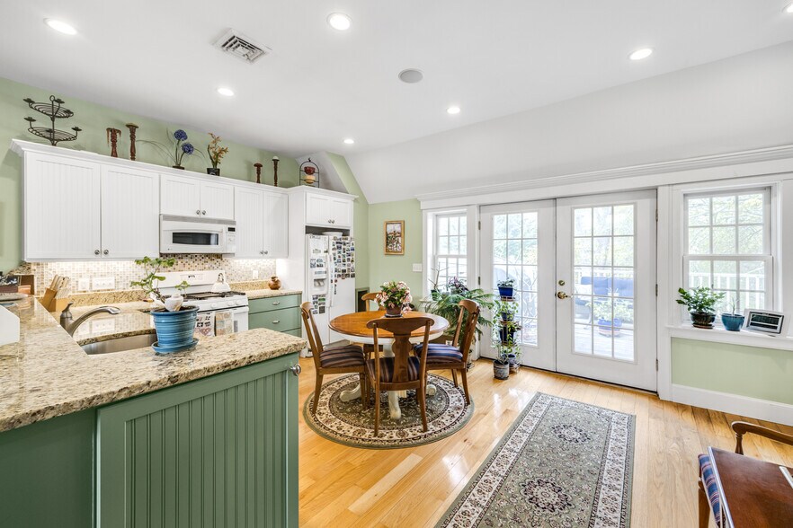 More Photos Of 1861 Main St, Brewster Hospitality For Sale