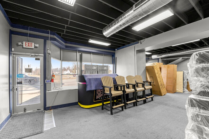 More Photos Of 12744 E 8 Mile Rd, Detroit General Retail For Sale