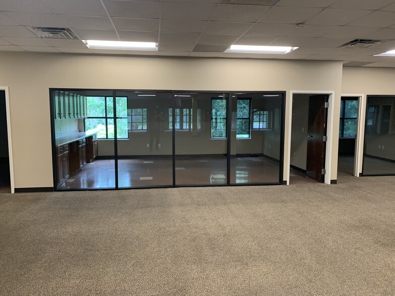 More Photos Of 3717 Apalachee Pky, Tallahassee Loft Creative Space For Lease