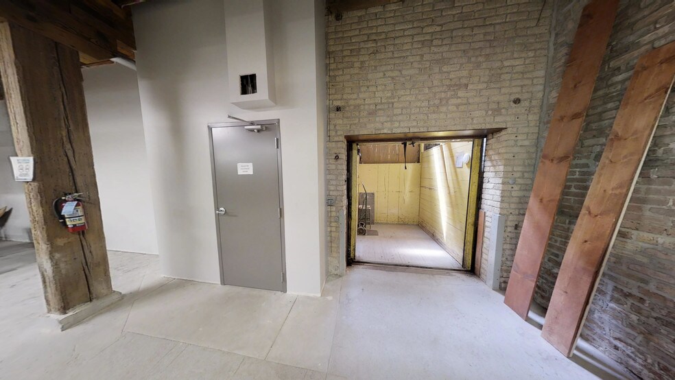 More Photos Of 451 N Claremont Ave, Chicago Warehouse For Lease