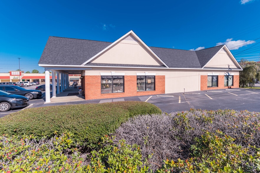 More Photos Of 451 Columbia Ave, Lexington Freestanding For Sale