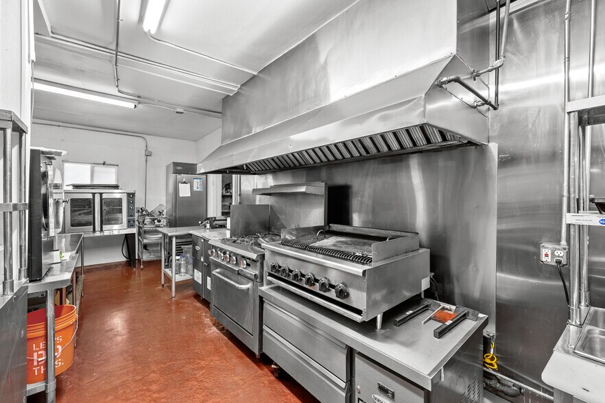 More Photos Of 17460 County Road 501, Bayfield Restaurant For Lease