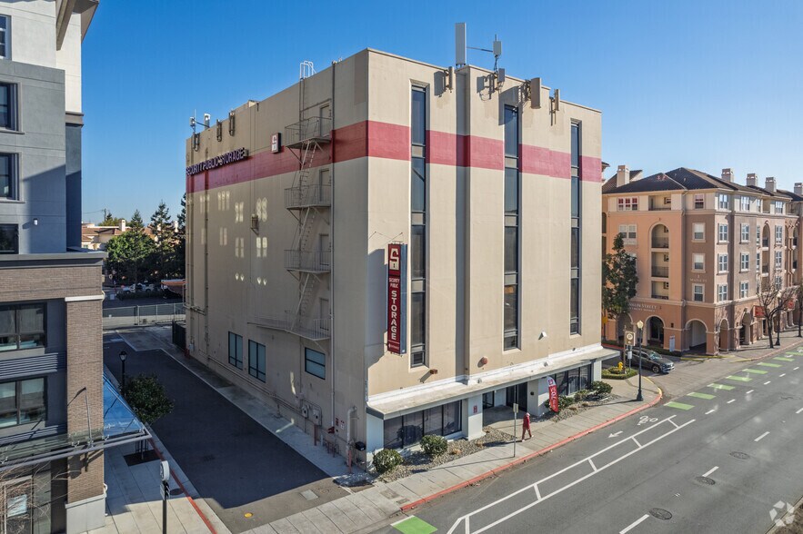 More Photos Of 1451 El Camino Real, Redwood City Self Storage For Lease
