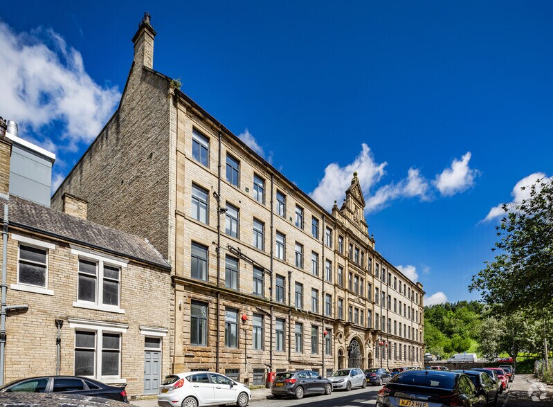 More Photos Of Cape St, Bradford Coworking Space