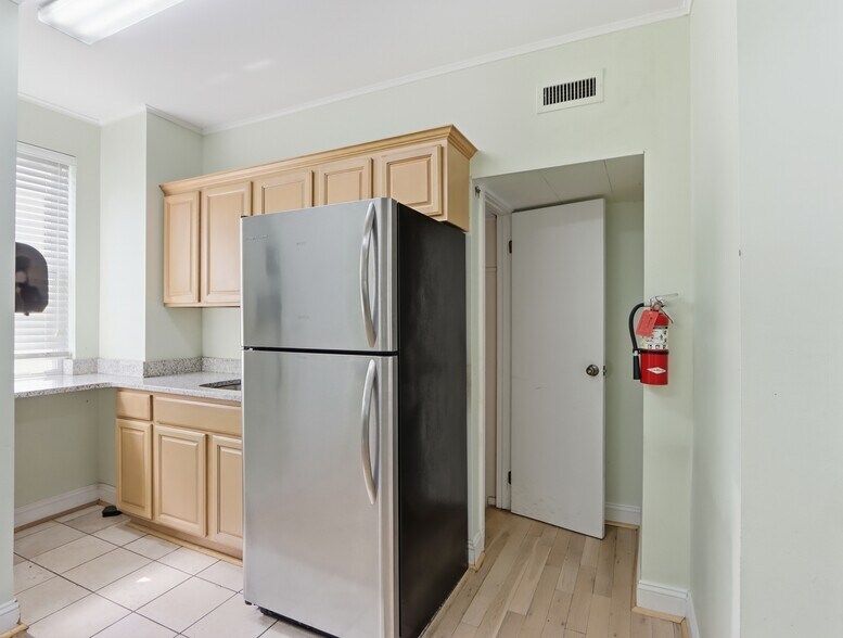 More Photos Of 4405 Leeds Ave, Baltimore Office Residential For Sale