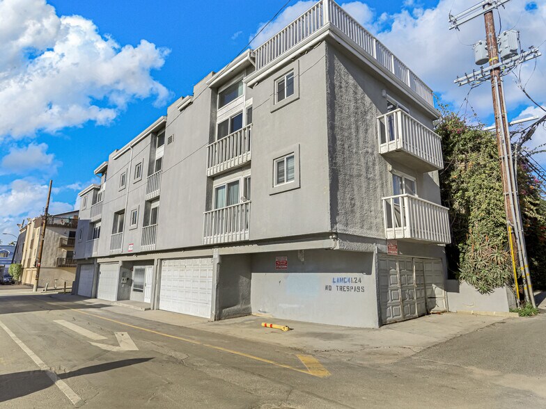 More Photos Of 14 Ozone Ave, Venice Apartments For Sale