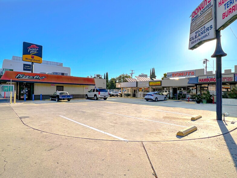 More Photos Of 4400-4406 Vineland Ave, North Hollywood Storefront Retail Office For Lease