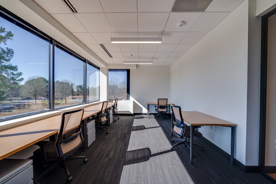 More Photos Of 600 Park Offices Dr, Durham Coworking Space