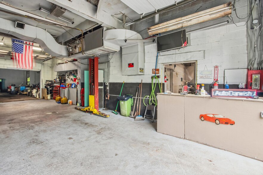 More Photos Of 344 Indian Ave, Bridgeton Auto Repair For Sale