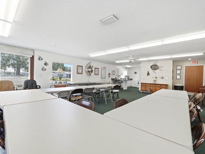More Photos Of 601 Imperial blvd, Lakeland Specialty For Sale