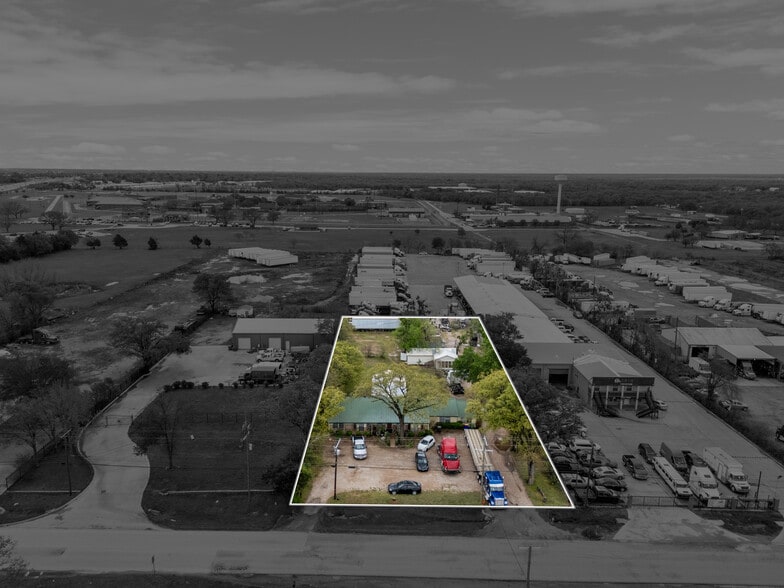 Primary Photo Of 303-A W Simonds, Seagoville Manufacturing For Sale