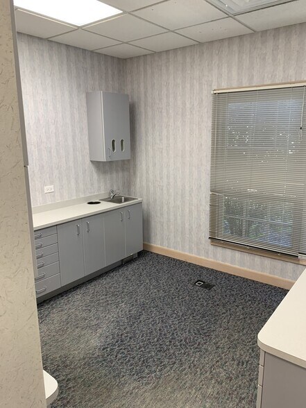 More Photos Of 33 W Higgins Rd, South Barrington Unknown For Lease