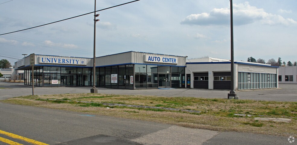 More Photos Of 3823 Durham Chapel Hill Blvd, Durham Auto Dealership For Lease