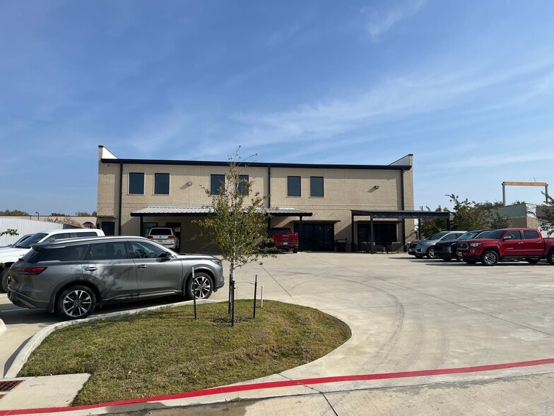 More Photos Of 4317 Marsh Ridge, Carrollton Showroom For Sale