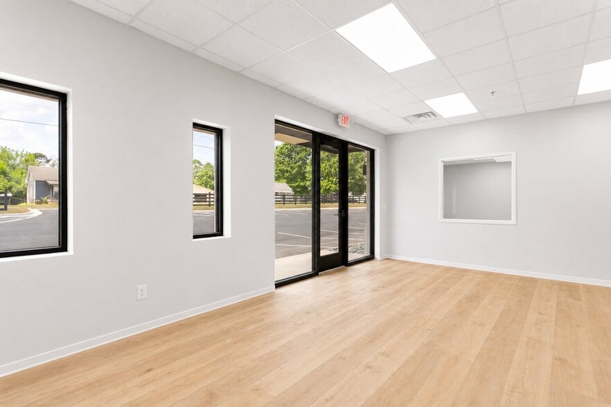 More Photos Of 114 S State St, Haw River Manufacturing For Sale