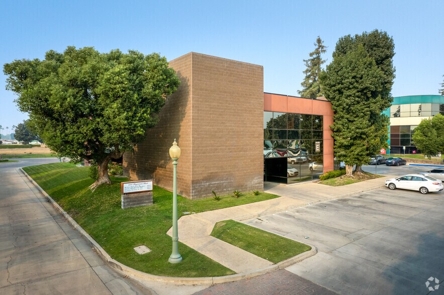 More Photos Of 4000 Physicians Blvd, Bakersfield Medical For Sale